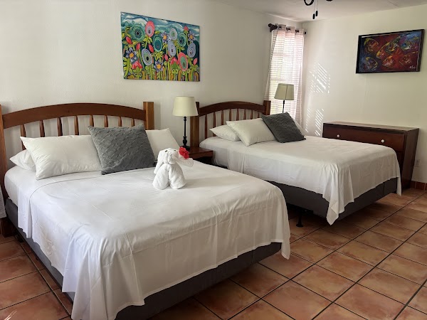 Iguana Reef Inn 5
