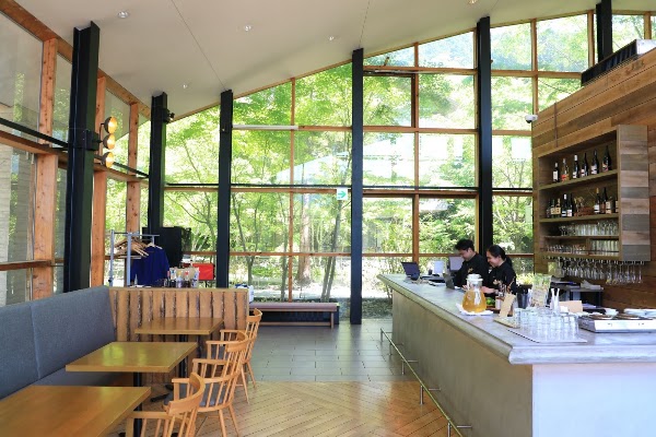 WOODSIDE dining 2