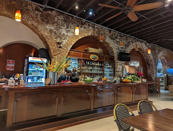Gladys' Café