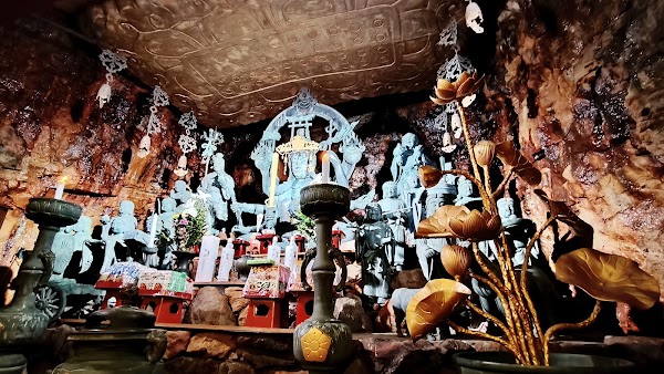 Sandanbeki Cave 2