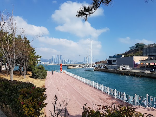 용호부두장치장