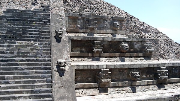 Pyramid of the Moon 3