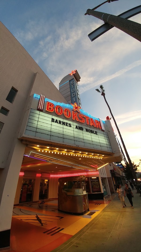 Barnes & Noble 1