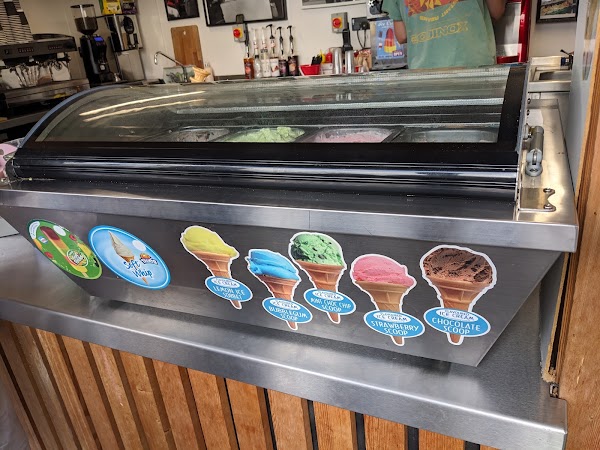 Gussy’s Ice Cream Parlour 2