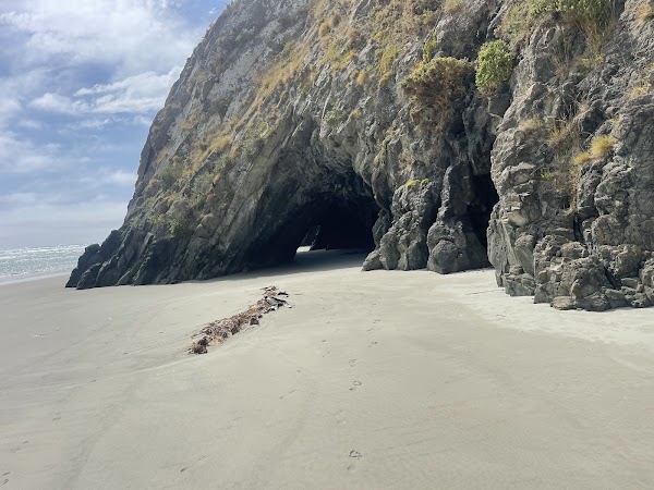 Taoka's Arches Beach Walk