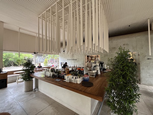 Overhead Bar, Coffee & Restaurant