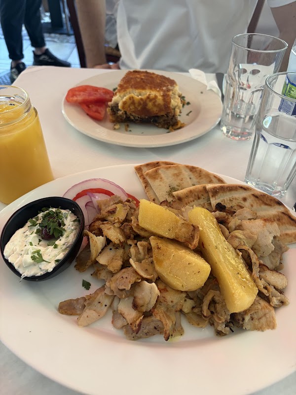 LIONDI Traditional Greek Restaurant 4