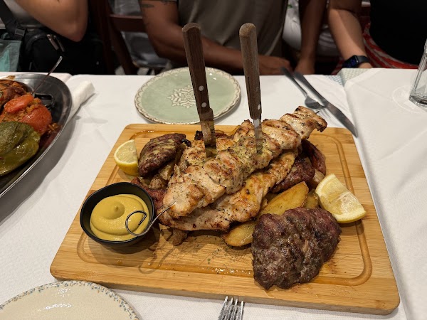 LIONDI Traditional Greek Restaurant 2