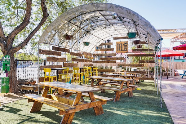 18Bin Bar & Restaurant