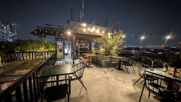 Luna & Co. - Rooftop Bar and Café 5