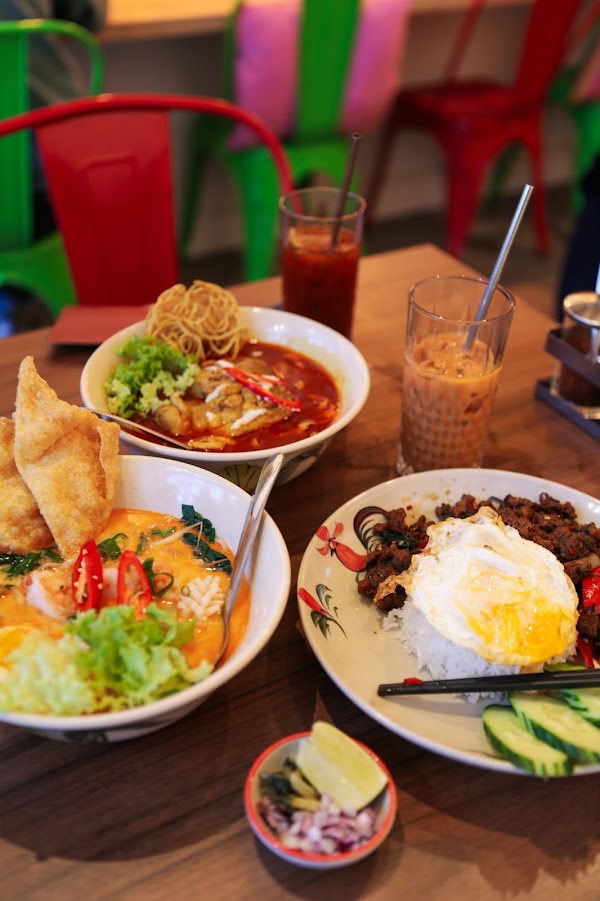Siam Bowl Thai Noodles 3
