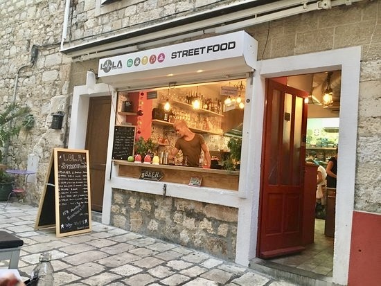 LOLA Bar & Street food 3