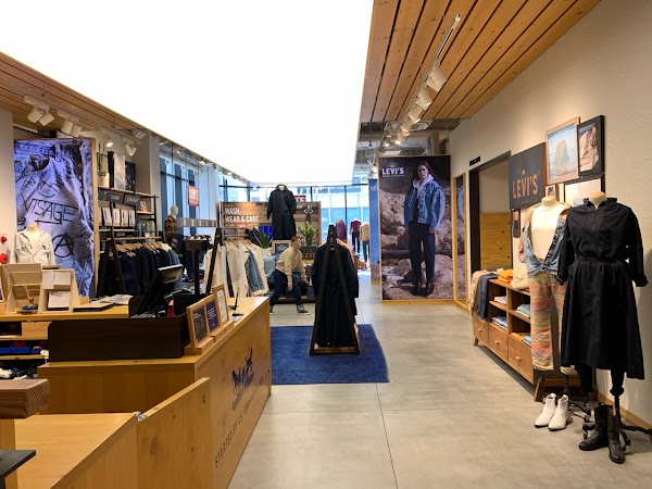 Levi's Osaka Store 5