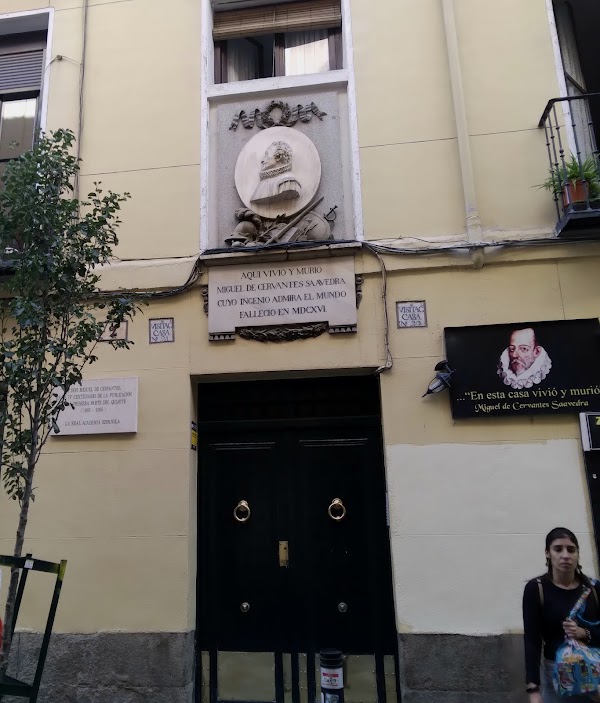 Miguel Miranda Bookstore