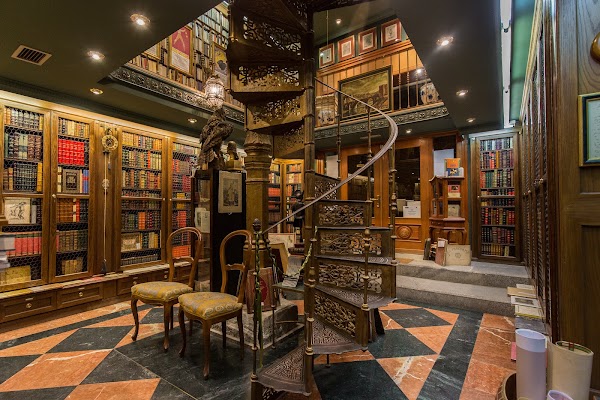 Miguel Miranda Bookstore 5