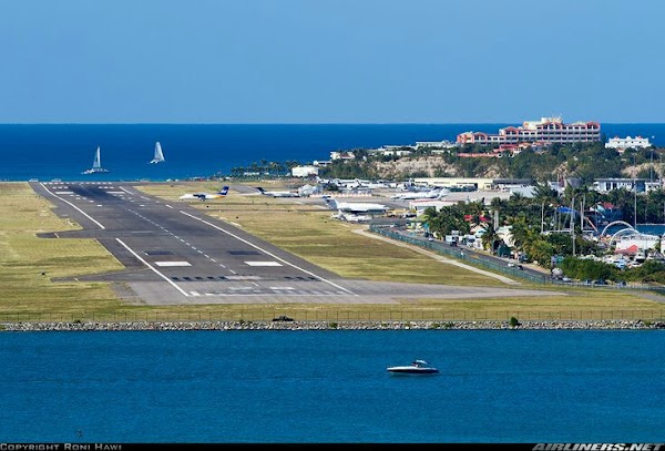 Princess Juliana International Airport 3