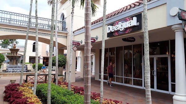 Miromar Outlets 1
