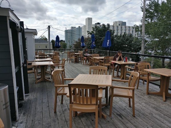 Governors Pub & Eatery