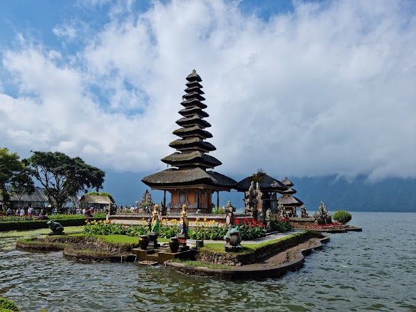 Ulun Danu Beratan Temple 1