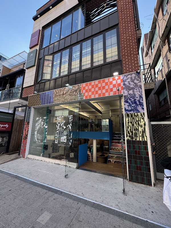 YESEYESEE Hongdae Flagship Store 2