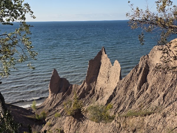 Chimney Bluffs State Park