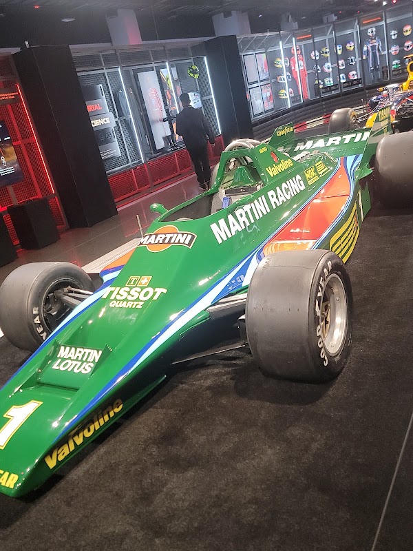 Grand Prix Plaza 2
