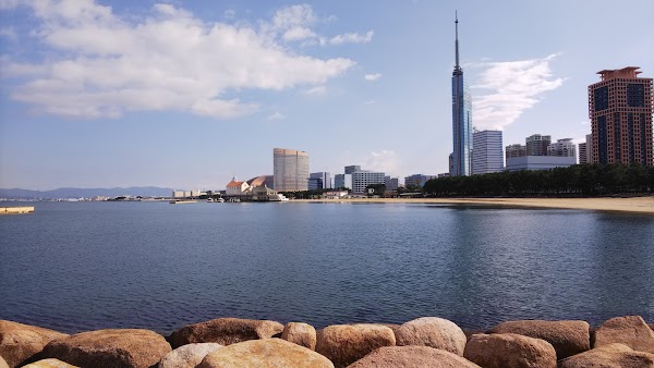 Momochi Seaside Park 5