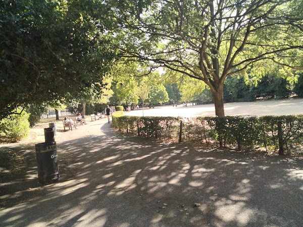 Lincoln's Inn Fields 3