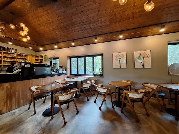 Wisteria Cafe 4