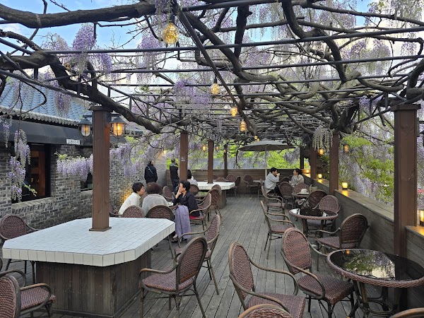 Wisteria Cafe 2