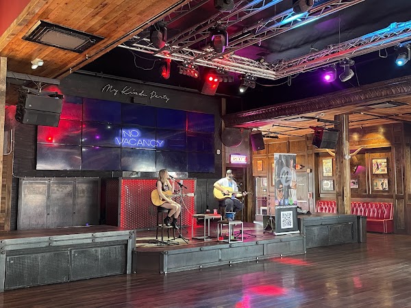 Jason Aldean's Kitchen + Rooftop Bar 1