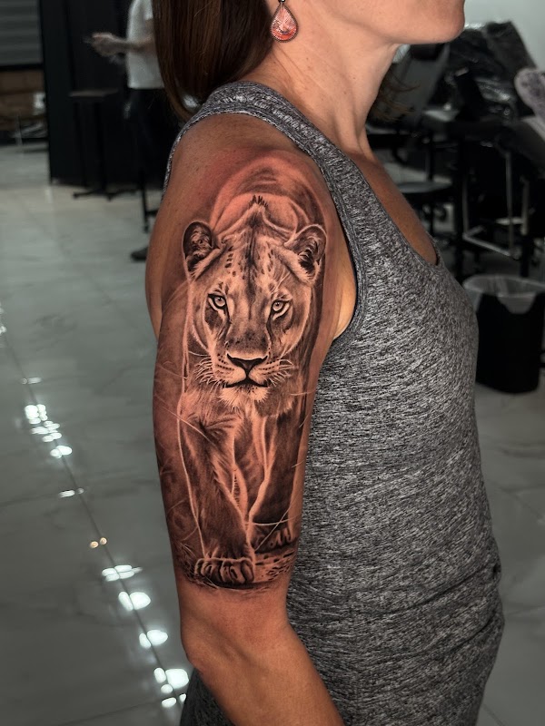 Hon Tattoo Studio - Toronto