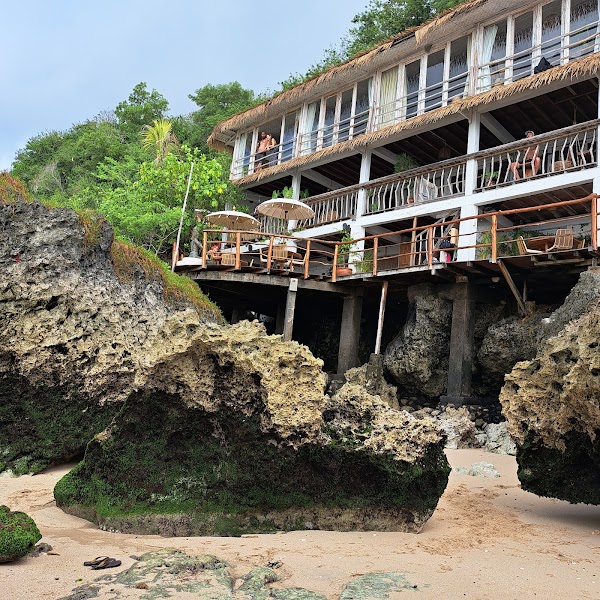Dreamsea Surf Camp Uluwatu