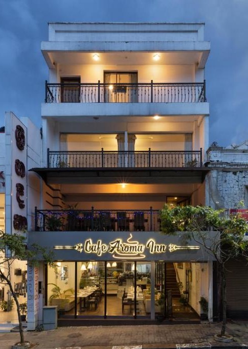 Cafe Aroma Inn 3