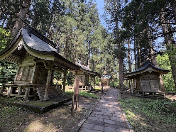 Dewasanzan Shrine 4