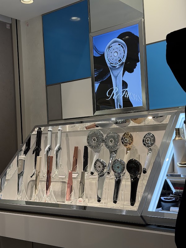 ReFa SHOP GINZA SIX 4
