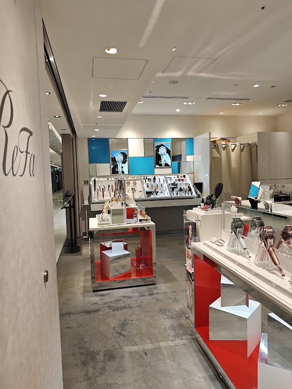 ReFa SHOP GINZA SIX 3