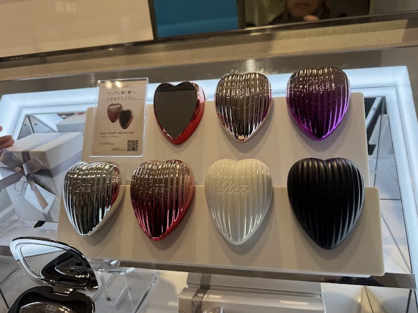 ReFa SHOP GINZA SIX 2