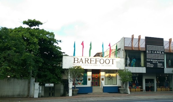 BAREFOOT