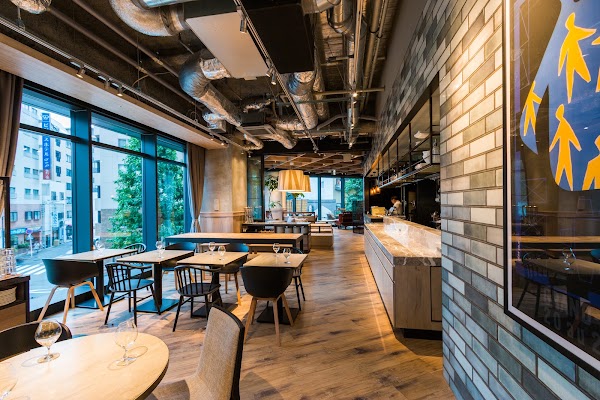 Restaurant &Grill Nine Doors