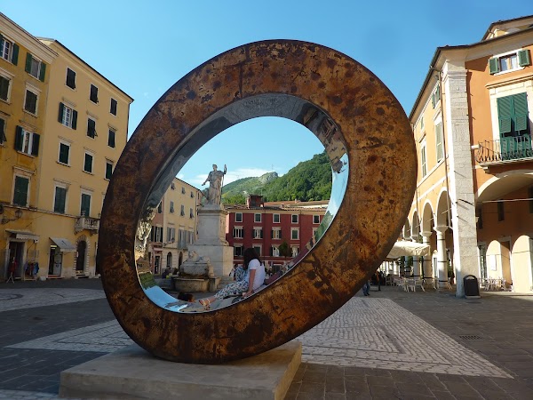 Carrara 4