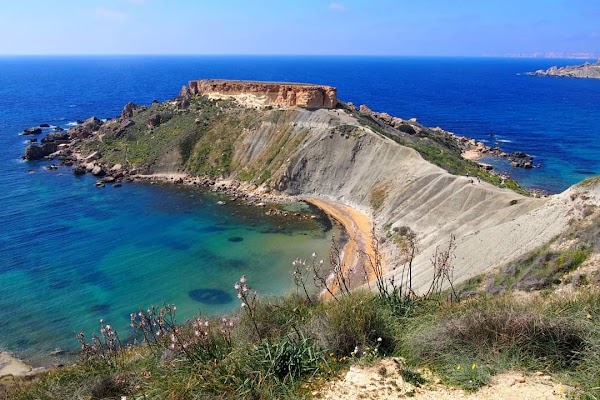Ġnejna Bay