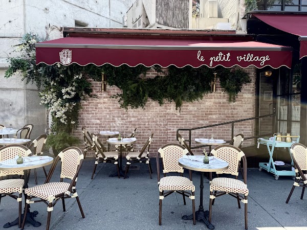 Le Petit Village