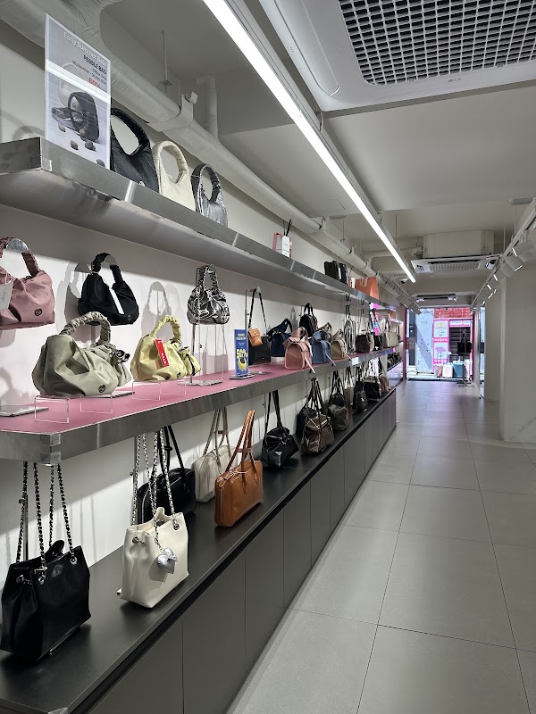 MARHEN.J Myeongdong Flagship Store 5