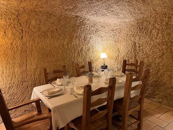 Restaurante Cueva Los Poínos 2