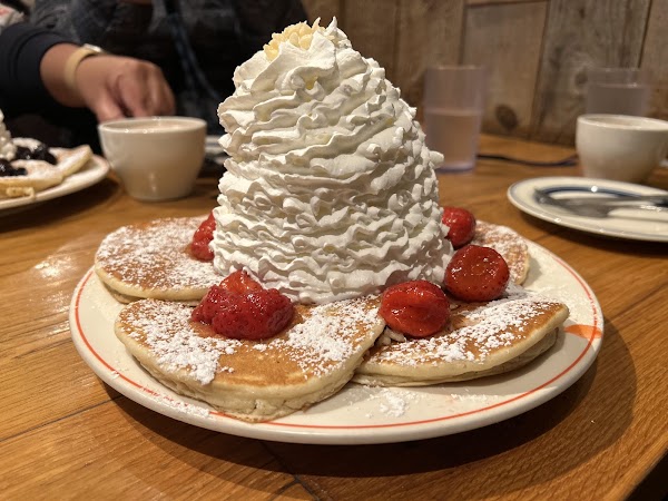 Eggs 'n Things Harajuku Store 3