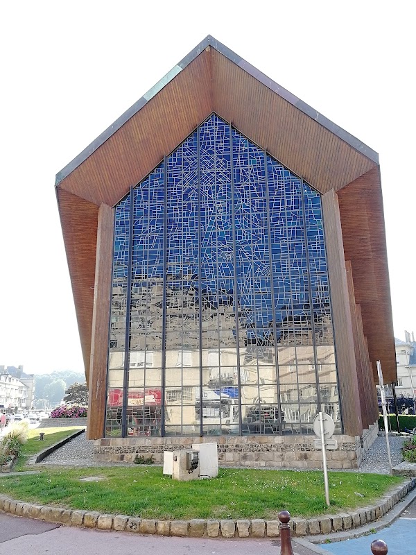 Chapelle catholique Notre-Dame-du-Bon-Port 2