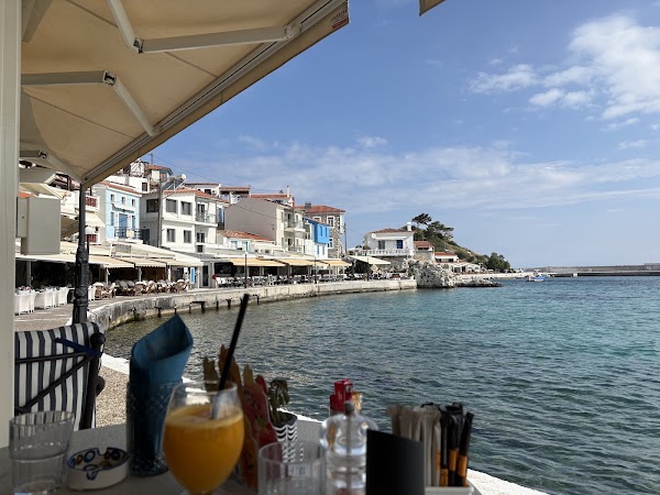 Wave Cafe Bar 2
