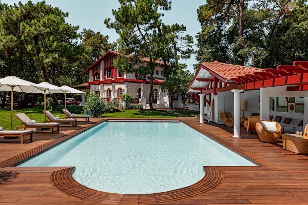 Les Bords du Lac - Iconic House