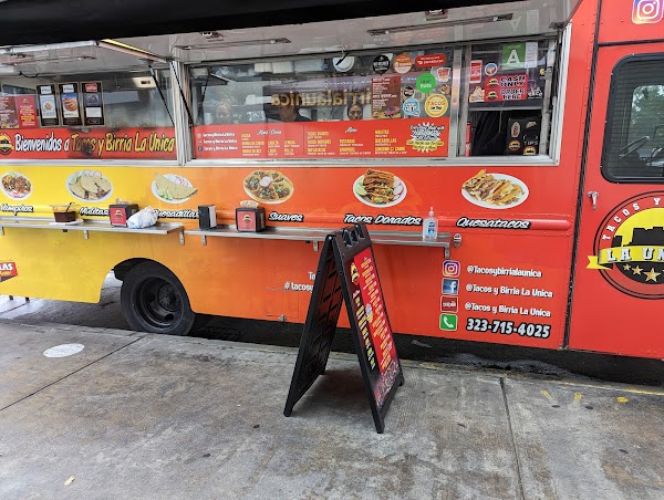 Tacos y Birria La Unica 1